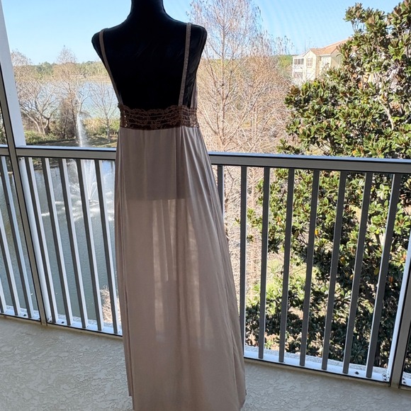 Vintage Darling Body Fashions USA Lace Trim Maxi Robe Sz M Champagne Style 2033 - Picture 2 of 8